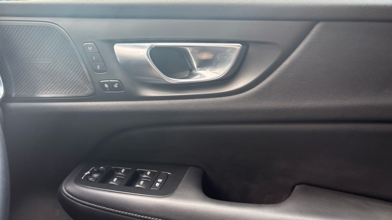 Volvo V60 2.0 B4P Ultra Dark 5dr Auto Petrol Estate